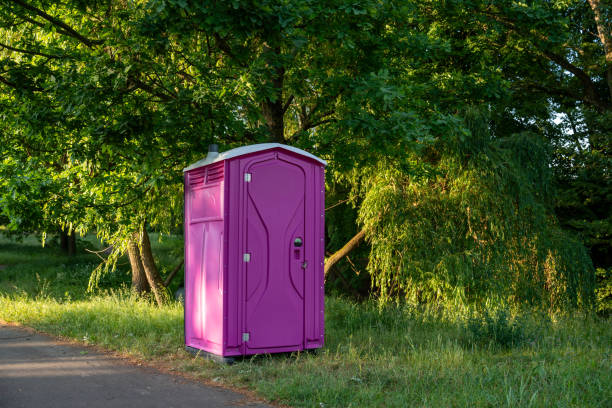 Best Portable restroom trailer rental  in Bloomingdale, TN